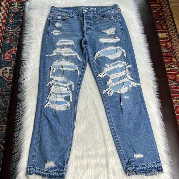 American Eagle Distressed TomGirl Jeans - Picture 1 of 9